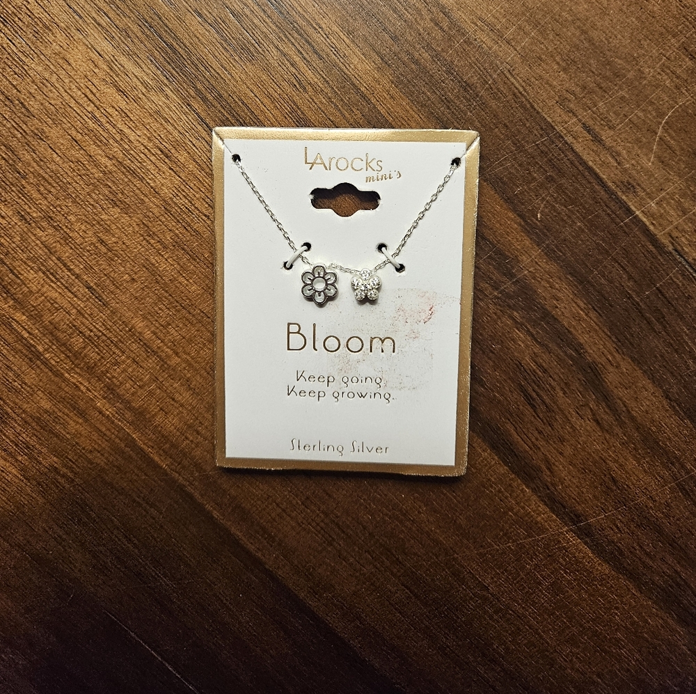 LA rock's minis Silver Flower Necklace
